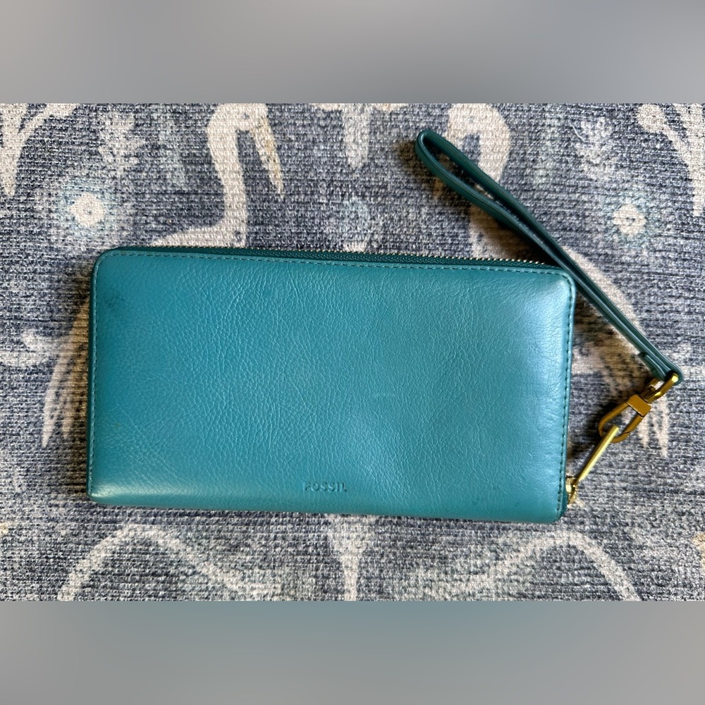 Fossil Turquoise Leather Zip Around wallet Clutch